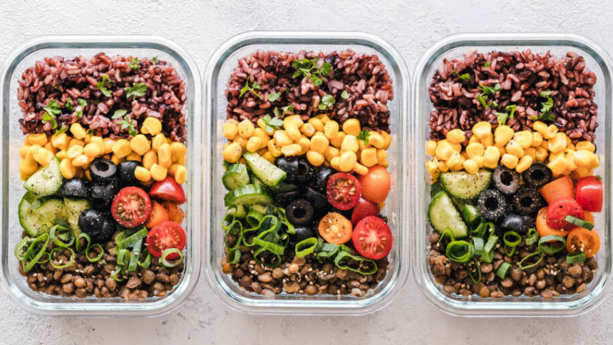 Back in the Office? A Guide to Packing a Healthy Lunch